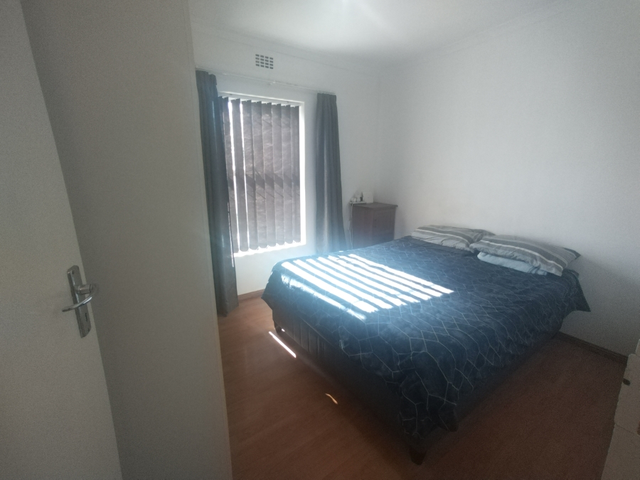 2 Bedroom Property for Sale in Oakglen Western Cape